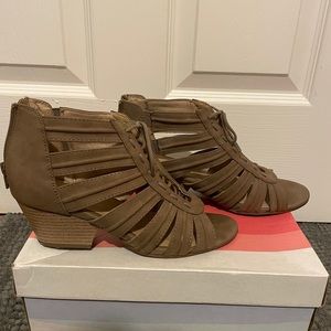 Soul Naturalizer Brown Open toed casual heels